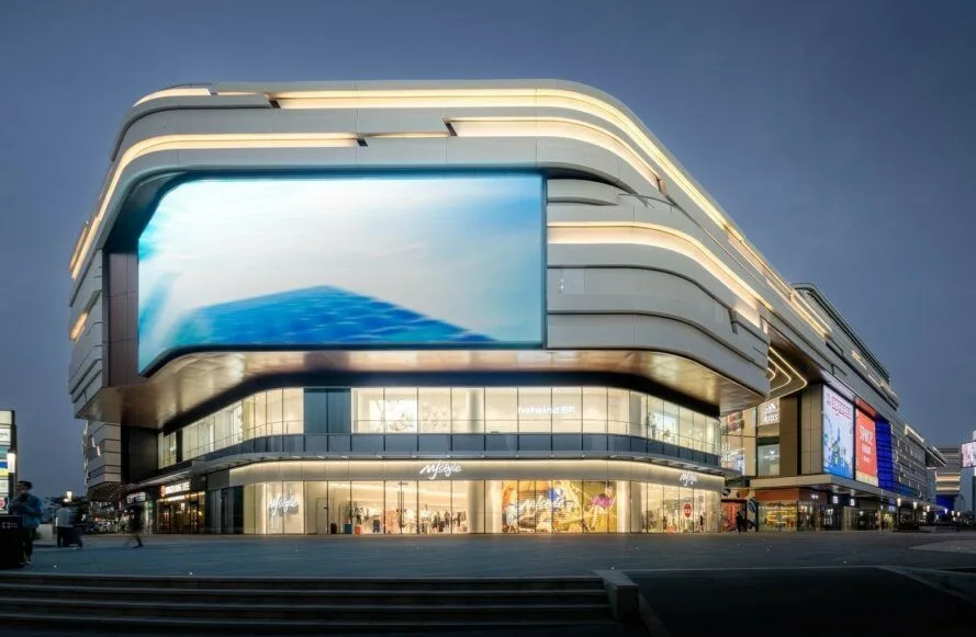 Commercial Complexes & Retail Chains