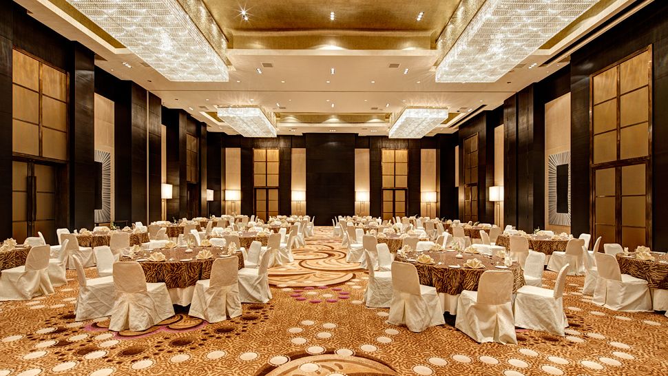 Hotels, Resorts & Banquets